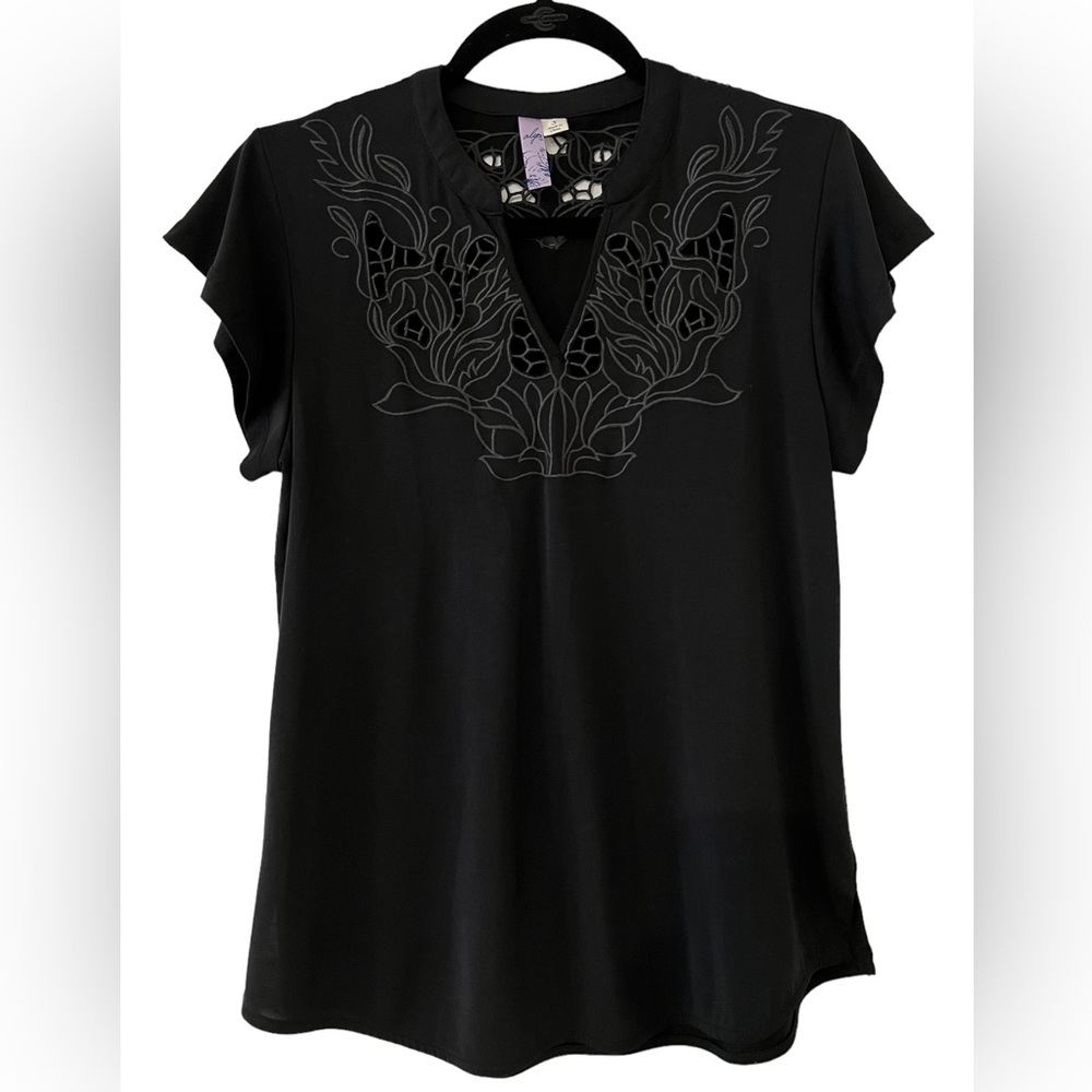 Francesca’s Charcoal Short Sleeve Top w/ Crochet V-Neck